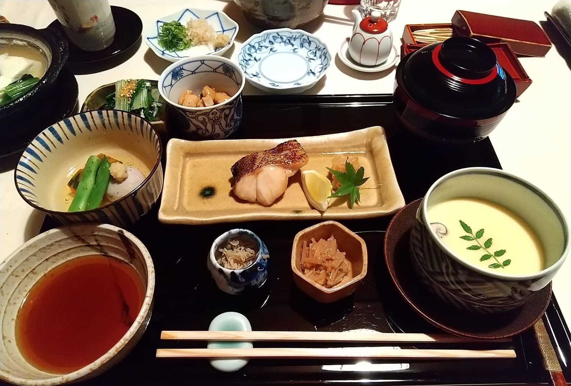 炭屋旅館の朝食 漏月庵日記